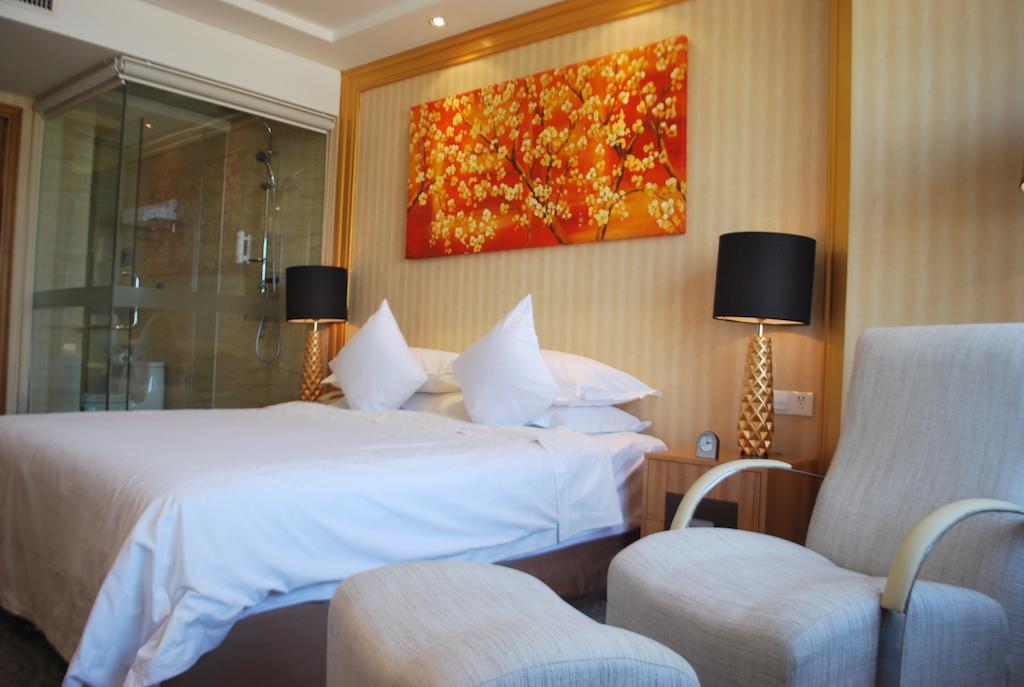 The Center Hotel Weihai Room photo