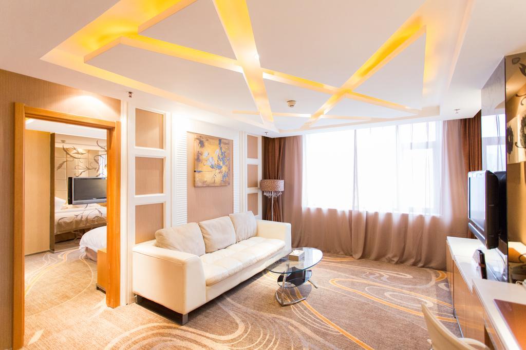 The Center Hotel Weihai Exterior photo